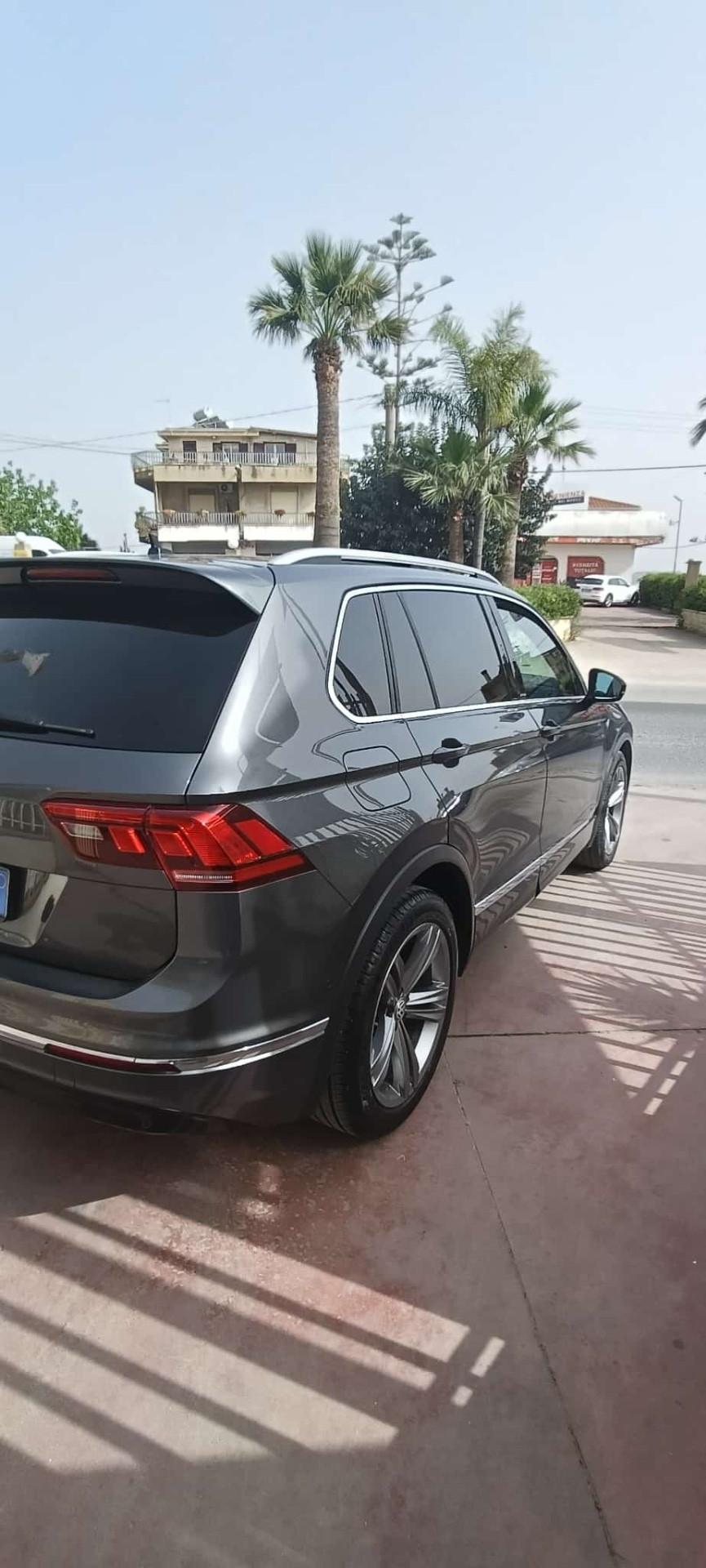 Volkswagen Tiguan 2.0 TDI SCR DSG 4MOTION Sport BMT