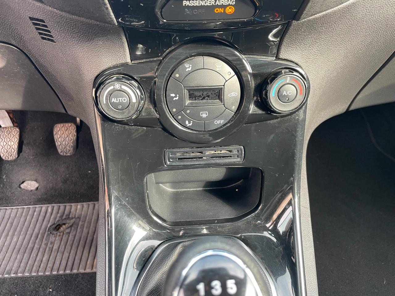 Ford Fiesta 1.5 TDCi 75CV 5 porte Business FINANZIABILE