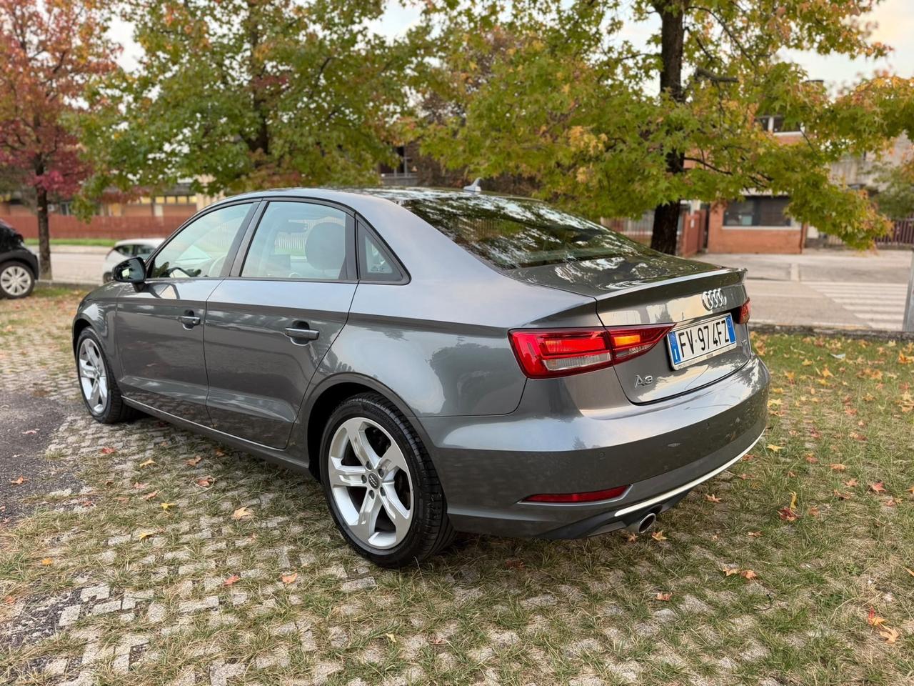 Audi A3 Sedan 1.6 TDI 116 CV S tronic