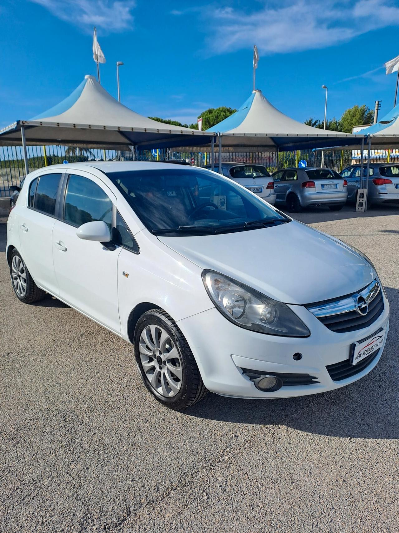 Opel Corsa 1.2 5 porte Cosmo