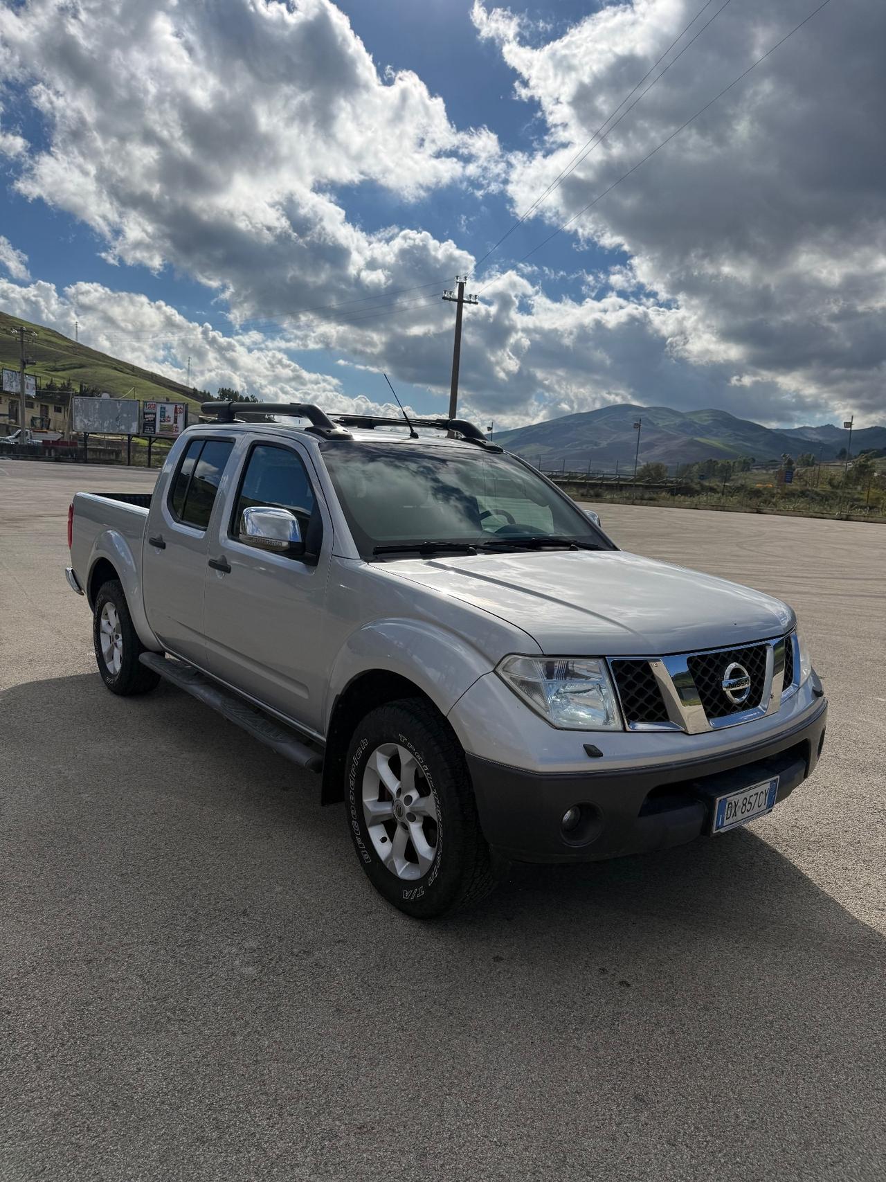 Nissan Navara 2.5 dCi 4 porte Double Cab LE