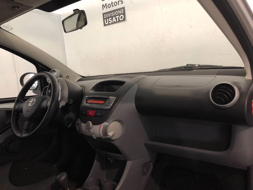 Toyota Aygo 5 Porte 1.0 VVT-i Sol