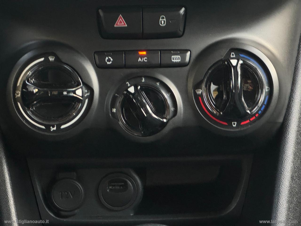 PEUGEOT 208 PureTech 82 S&S 5p. Signature
