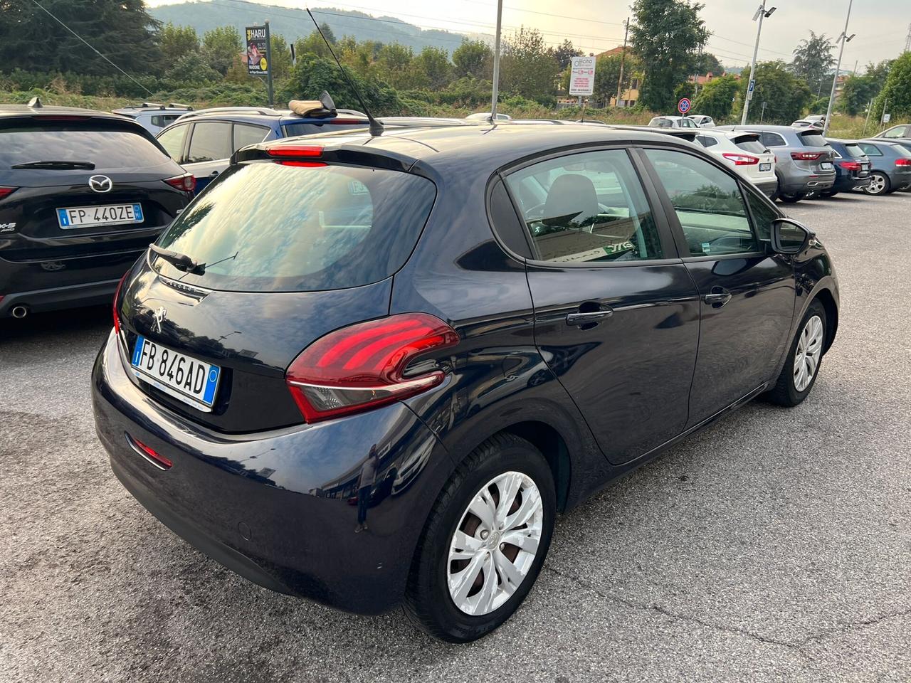 Peugeot 208 2015 5p 1.2 puretech Allure 82cv*82000km*OK NEOPAT