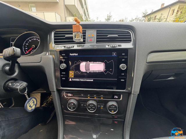 VOLKSWAGEN Golf Variant 2.0 TDI DSG Business BlueMotion Technology