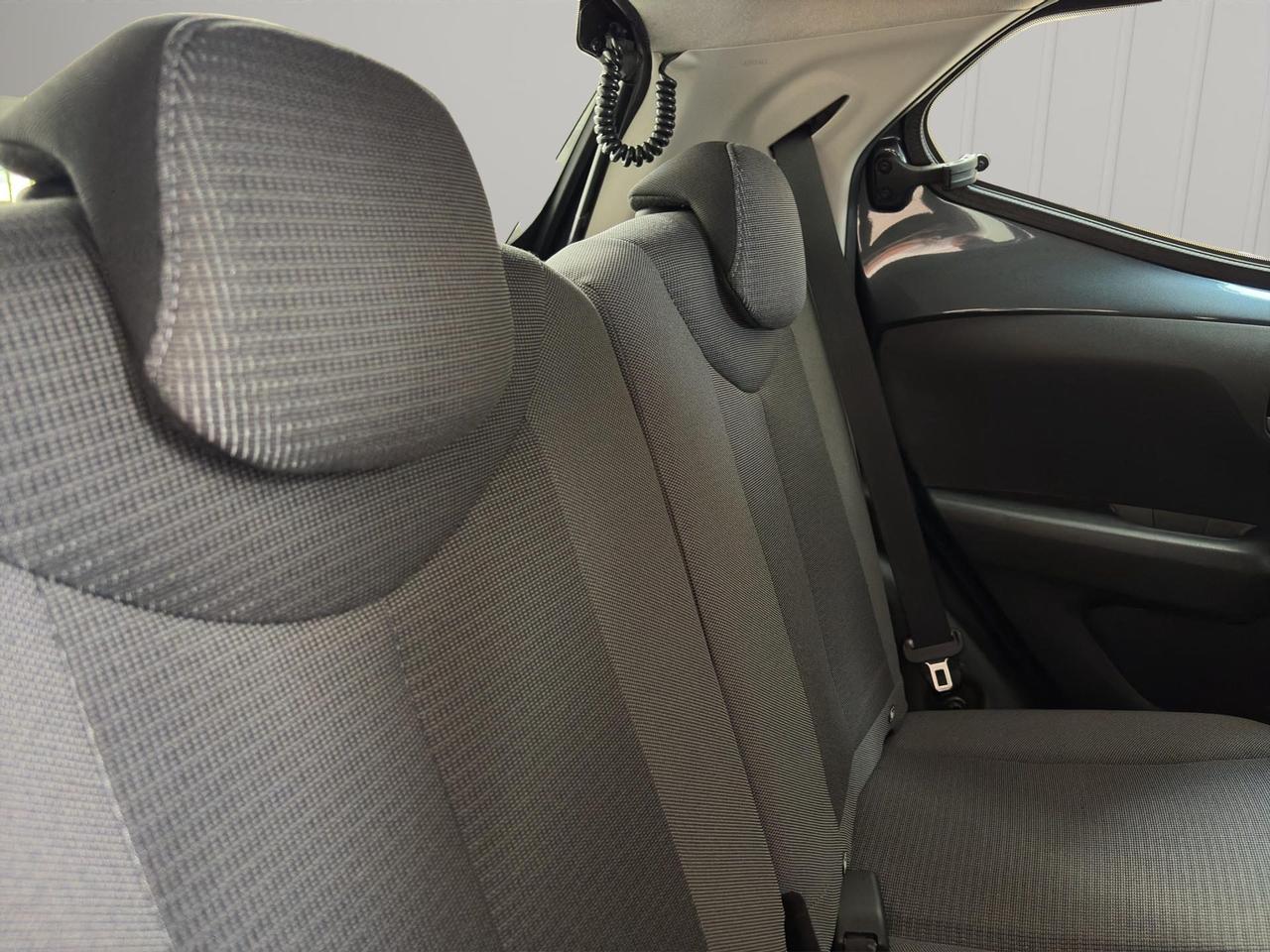 Toyota Aygo 5p 1.0 x-play 72cv
