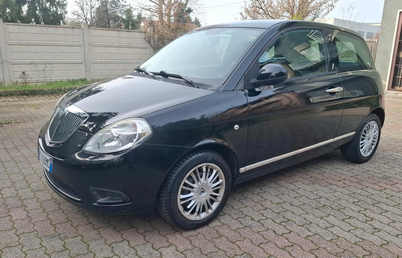 Lancia Ypsilon 1.2 Argento