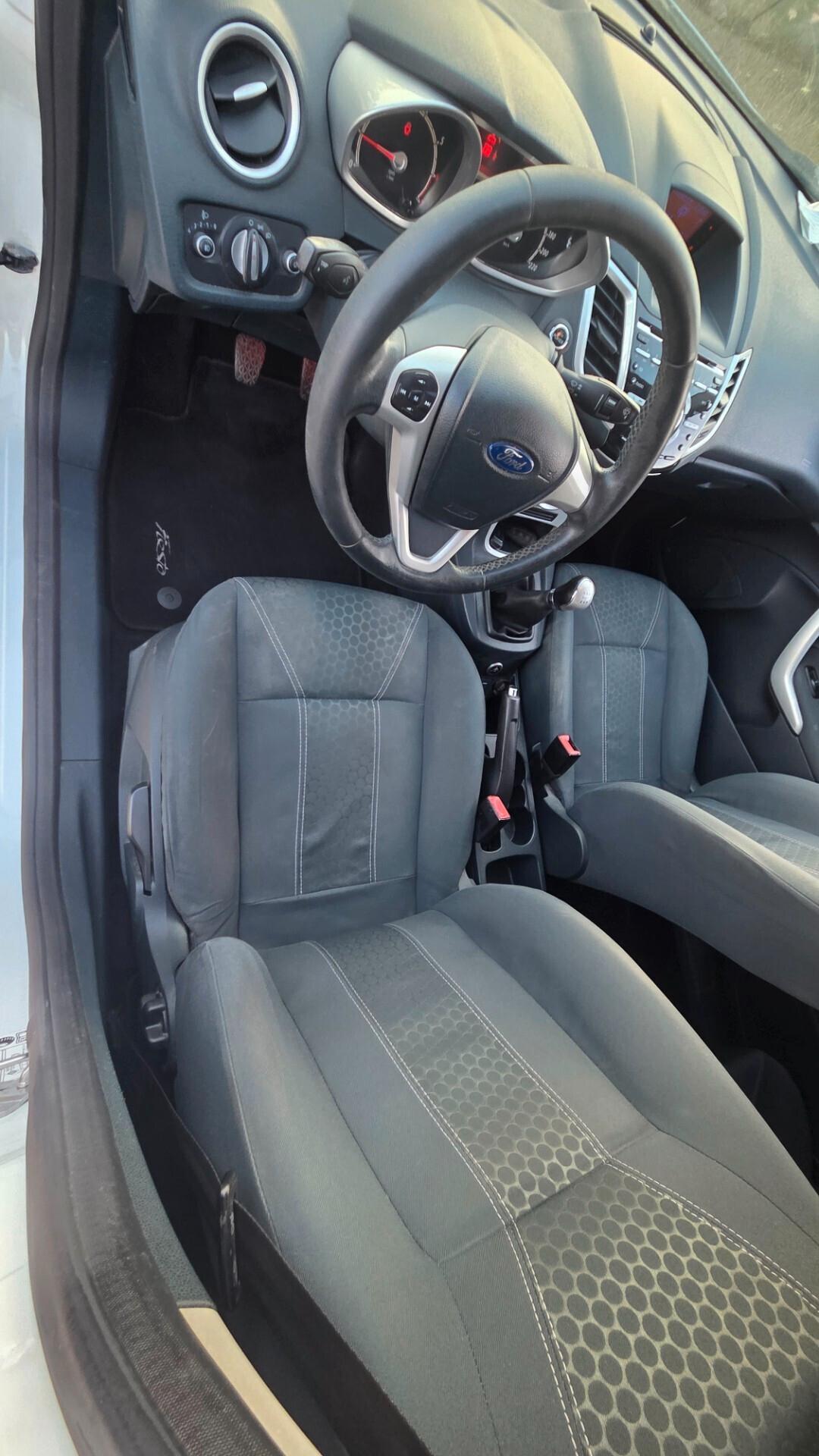Ford Fiesta 1.4 5 porte Bz.- GPL Titanium