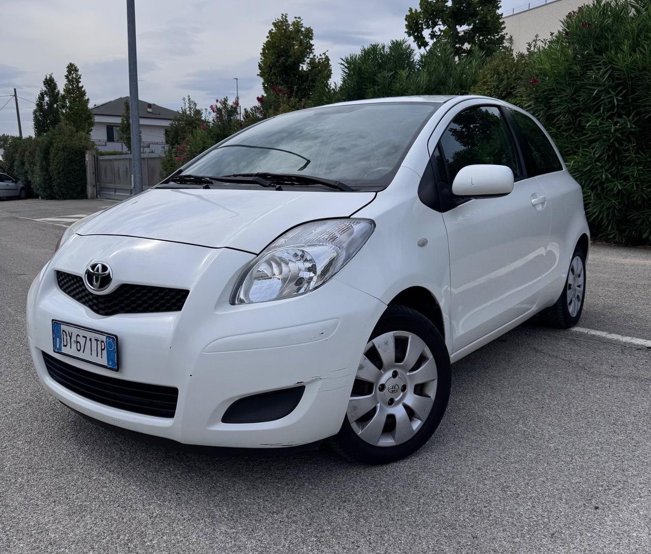 Toyota Yaris 1.0 Luxury pack