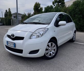 Toyota Yaris 1.0 Luxury pack
