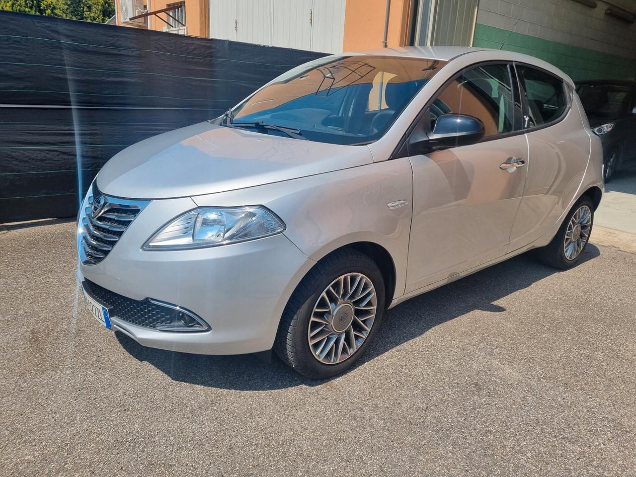 Lancia Ypsilon 1.2 69 CV 5 porte S&S Platinum unica proprietaria