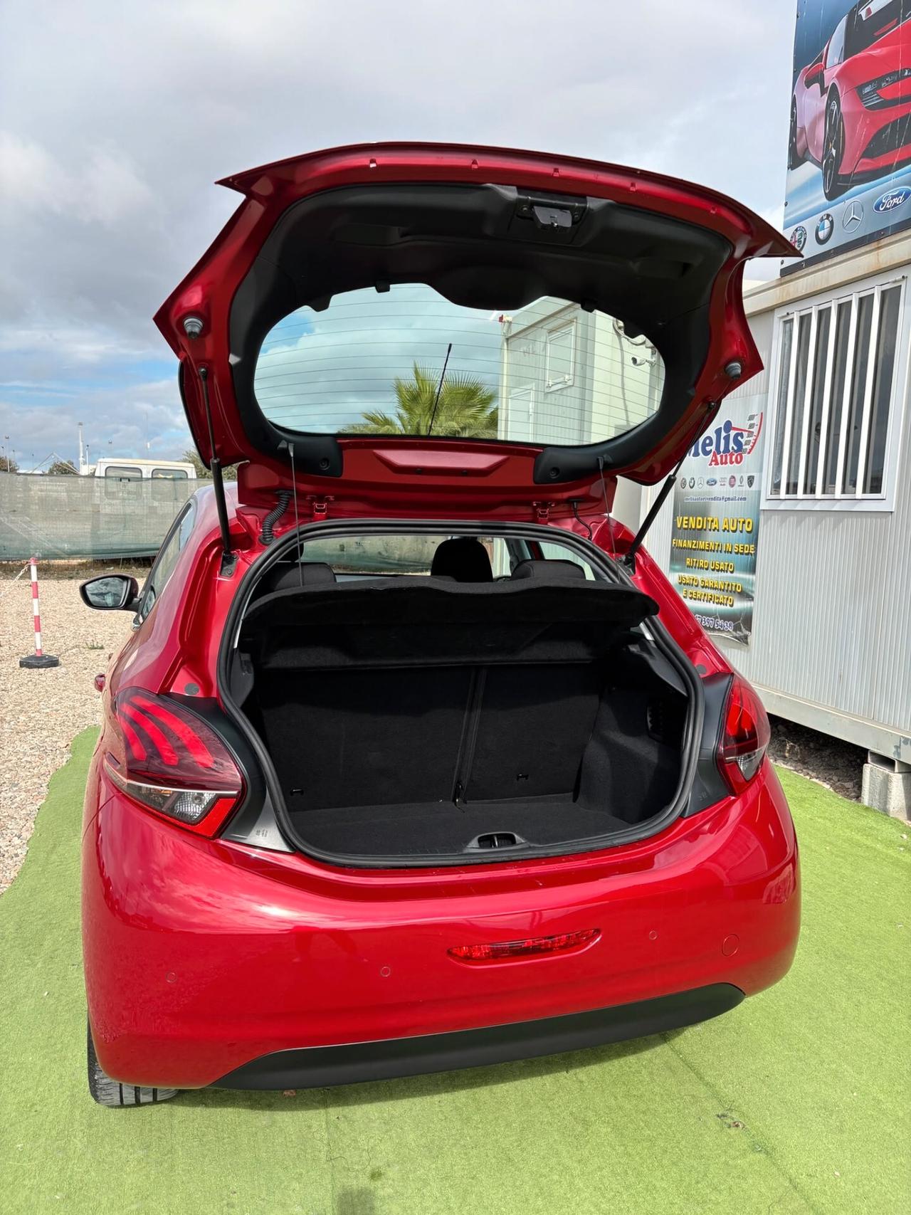Peugeot 208 Utilitaria 1.2 Benzina