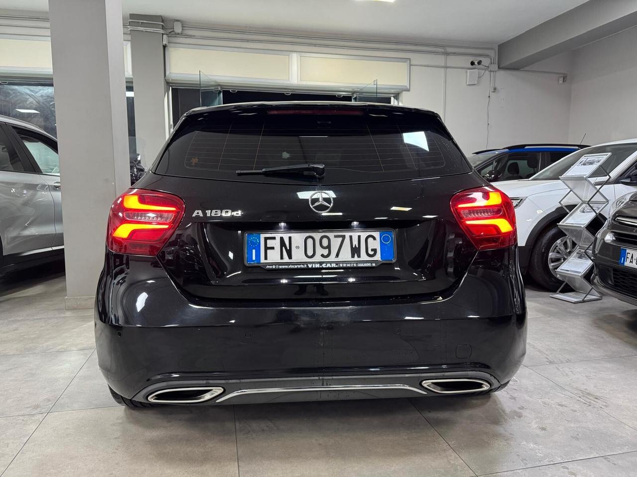 Mercedes A 180d Automatic Total Black 2018