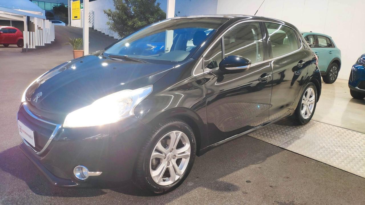 Peugeot 208 1200cc Benz 82 CV 5P