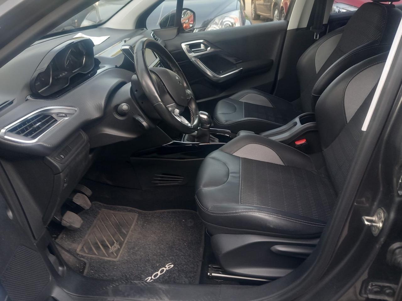 Peugeot 2008 BlueHDi 100 Allure