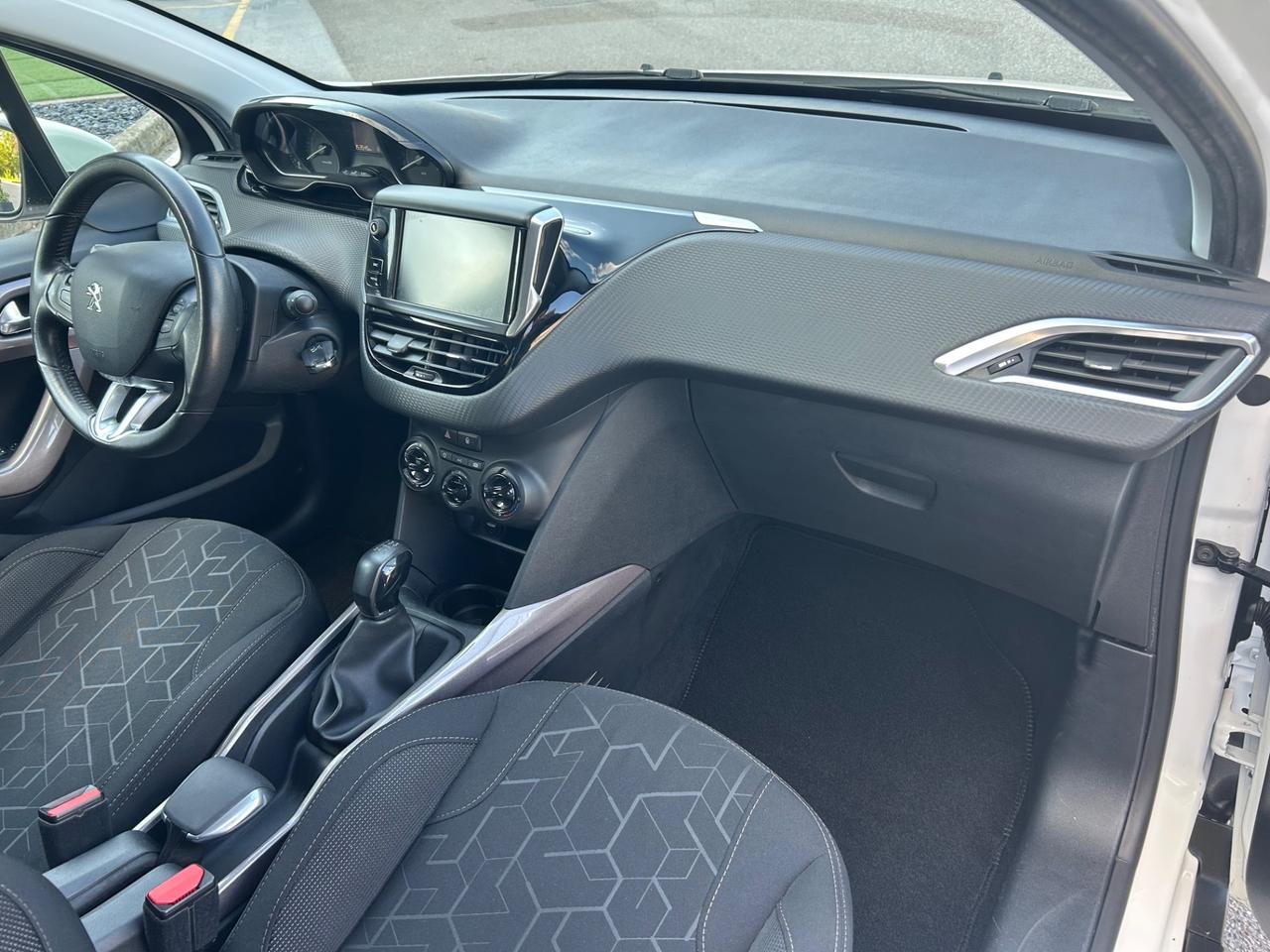 Peugeot 2008 PureTech 82 Allure *Neo patentati *