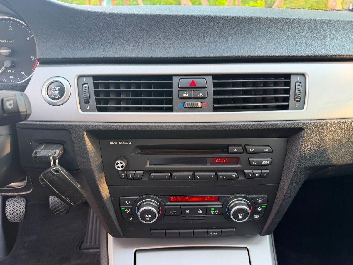 BMW - Serie 3 Touring - 320d Futura
