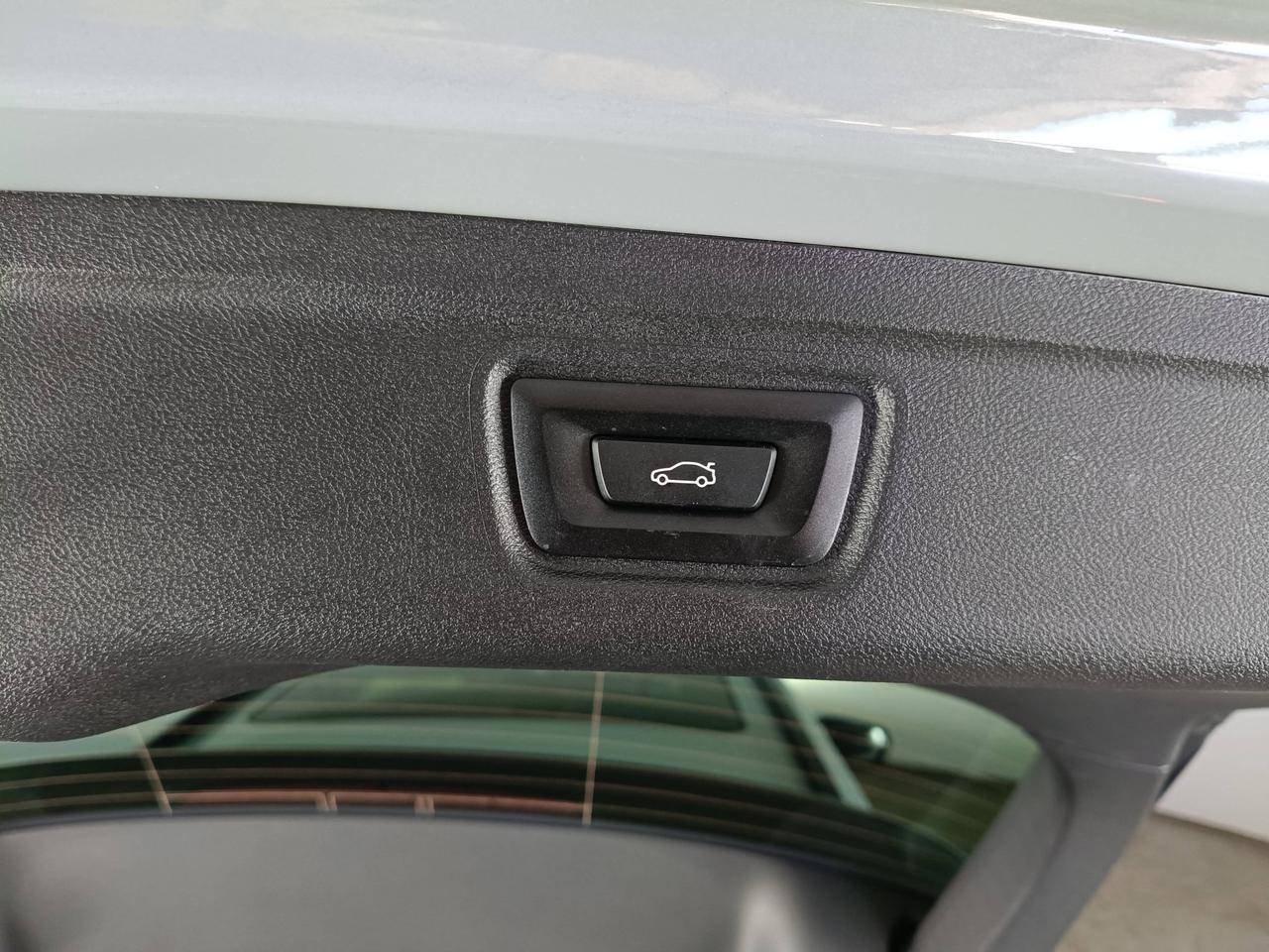 BMW 320d Touring mhev 48V xdrive Msport auto