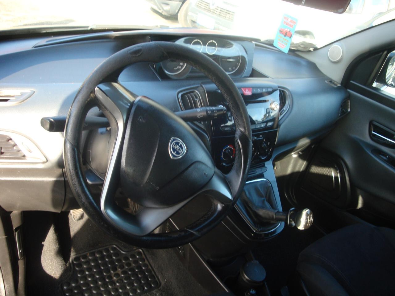 Lancia Ypsilon 1.2 Silver POCHI KM CARROZZERIA CON GRAFFI