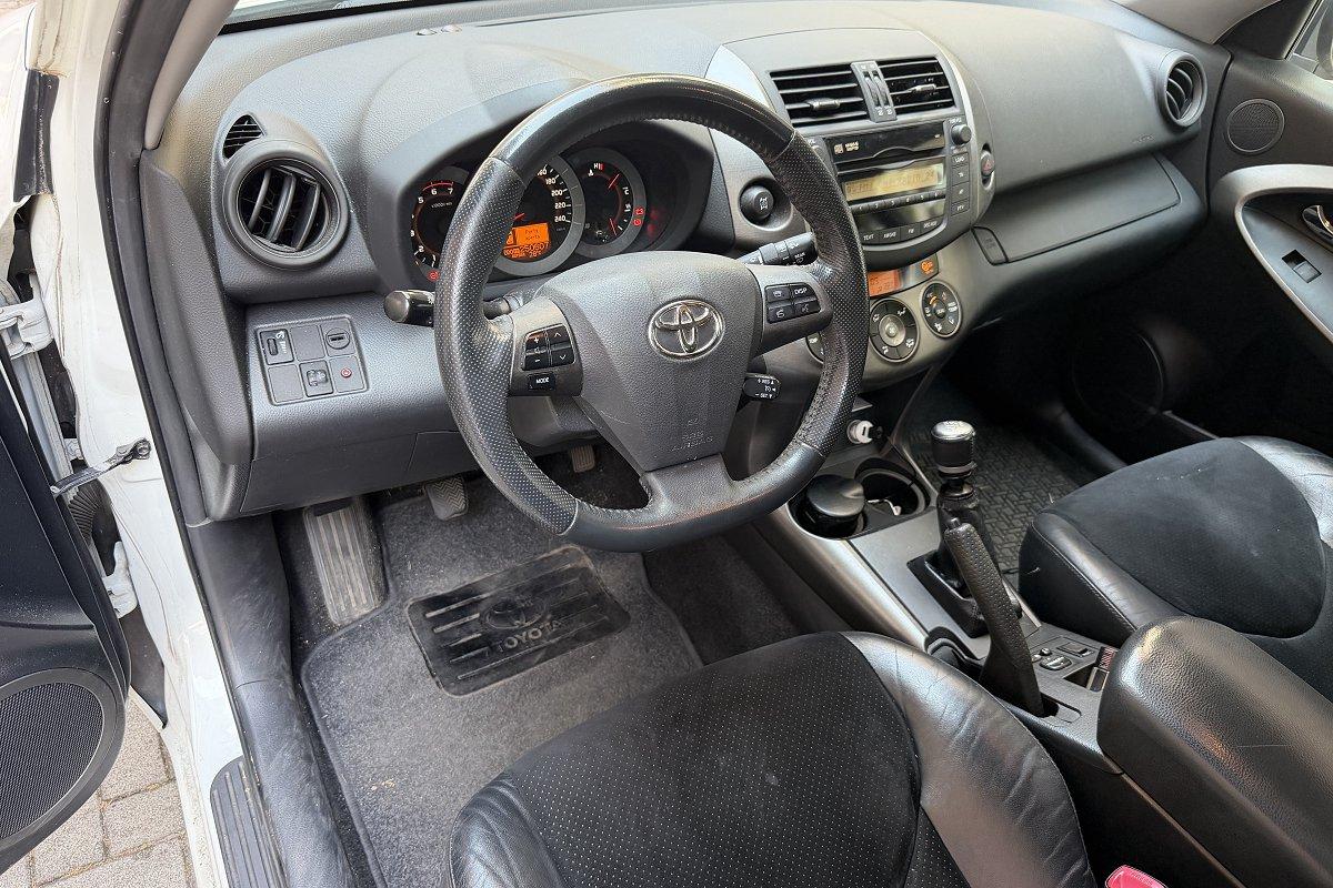 TOYOTA RAV4 2.2 D-4D 150 CV DPF Exclusive