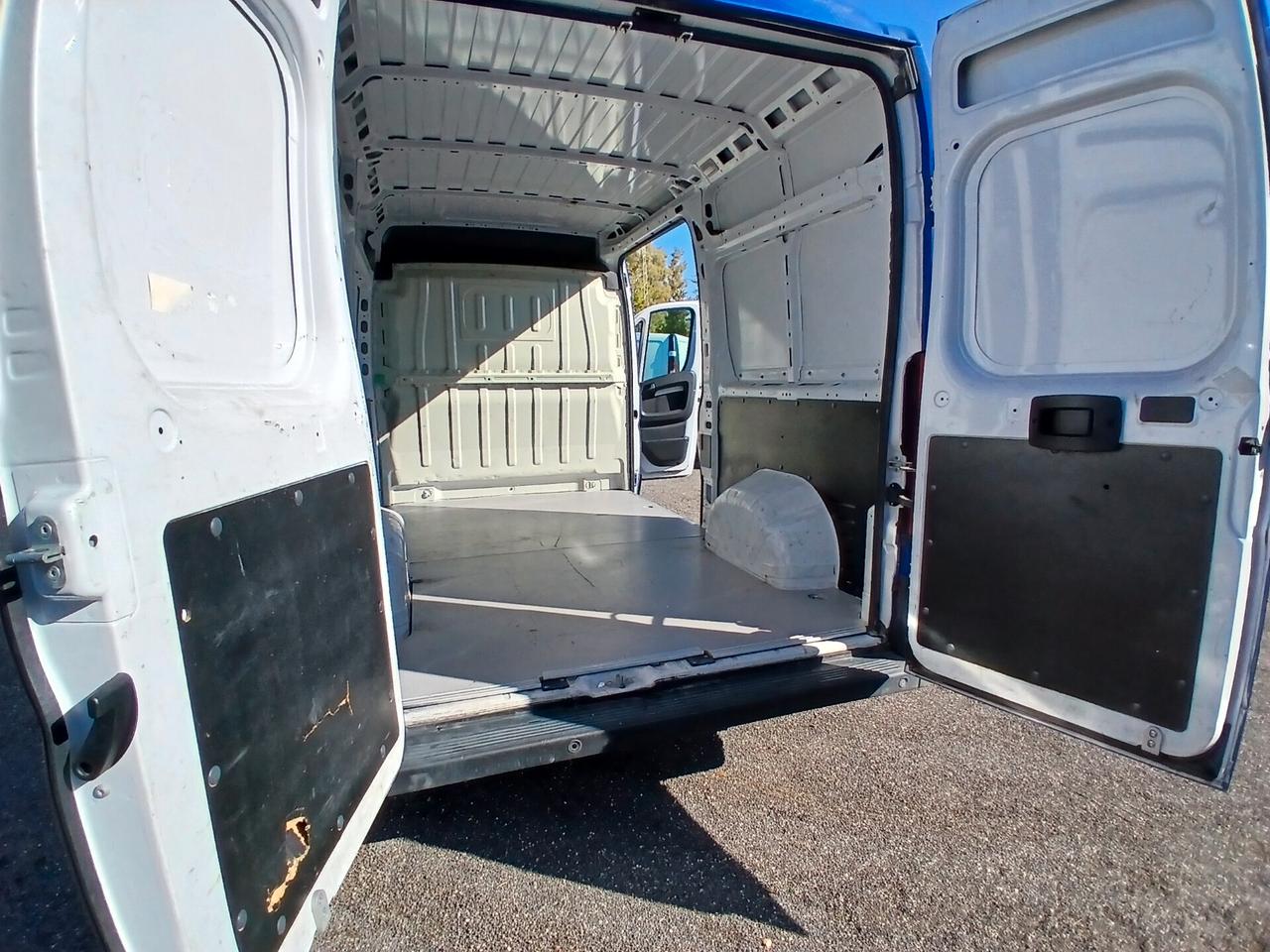 Peugeot Boxer 330 2.2 BlueHDi 140 L2H2