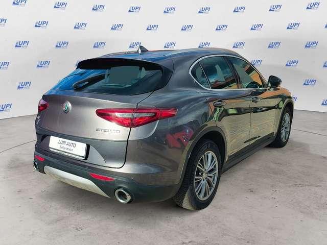 Alfa Romeo Stelvio 2.2 t Business Q4 190cv auto