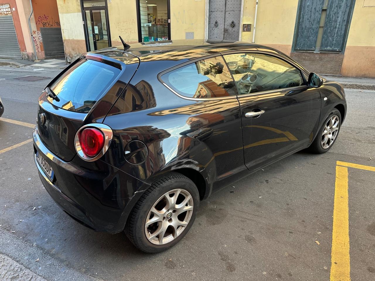 Alfa Romeo MiTo 1.6 JTDm 16V Distinctive Sport Pack