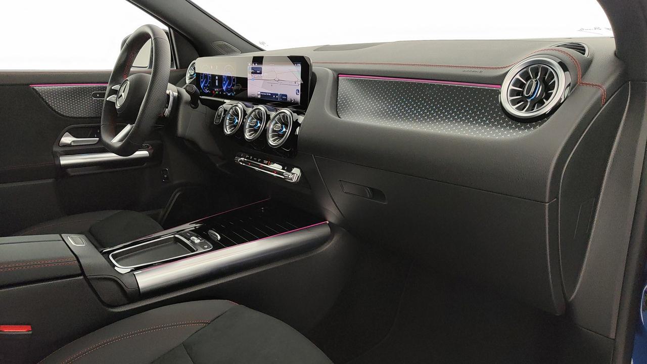 Mercedes-Benz EQA 300 AMG Line Advanced 4matic