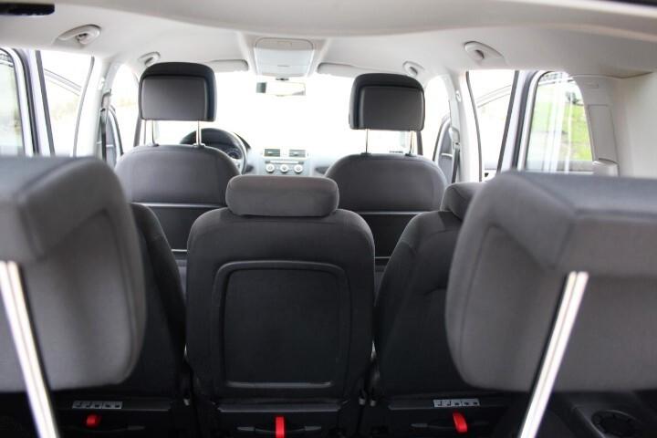 Volkswagen Touran Business 1.6 TDI Comfortline 7 POSTI 8 PNEUMATICI SU CERCHIO IN LEGA ORIGINALE