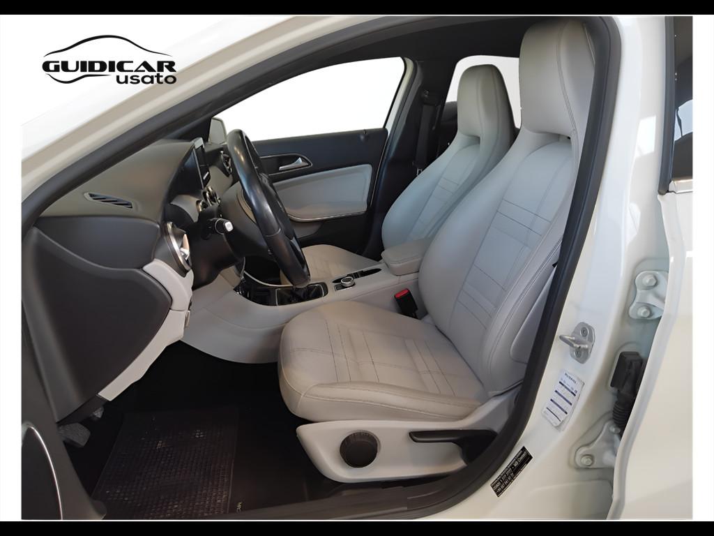 Mercedes-Benz Classe A - W176 - A 180 Sport E6