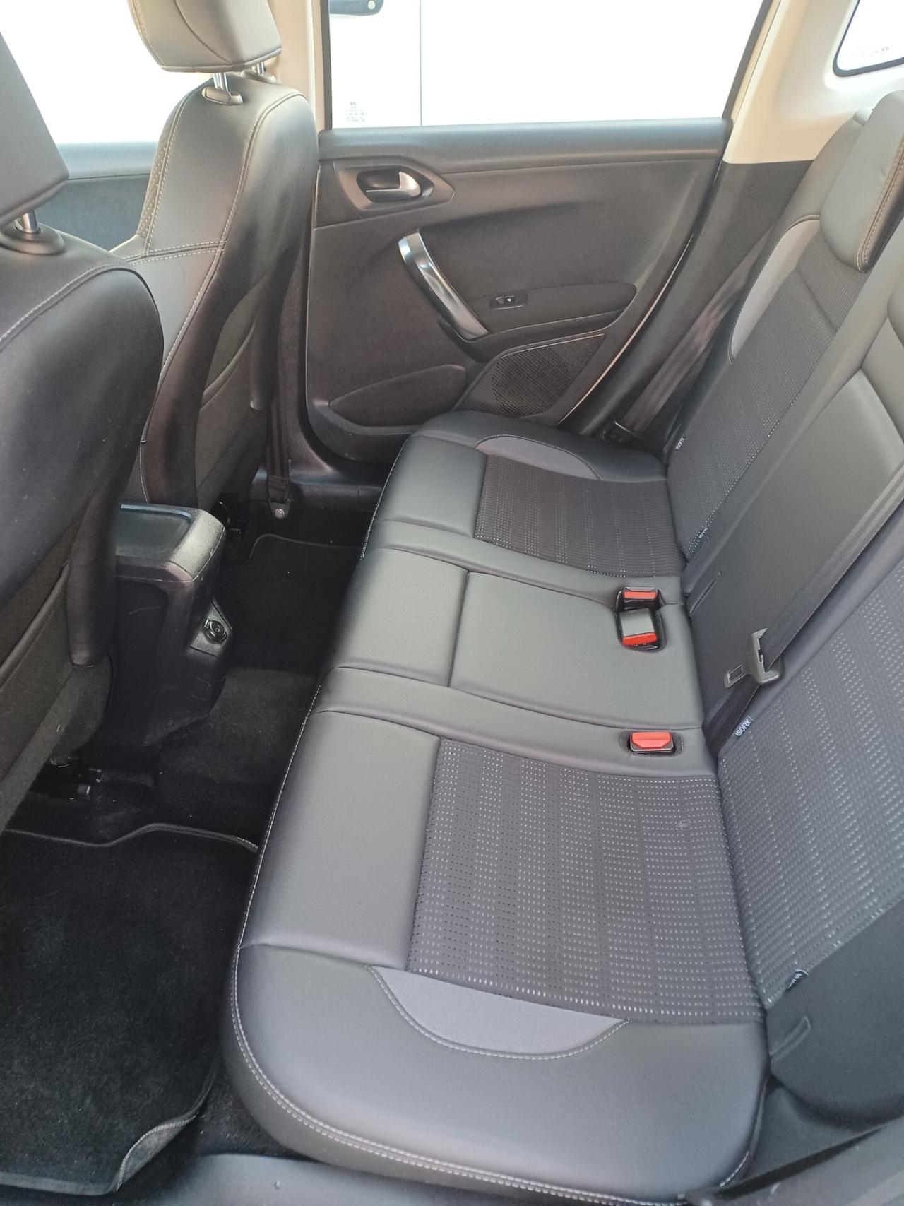 Peugeot 2008 1.6 HDI ALLURE PARI AL NUOVO