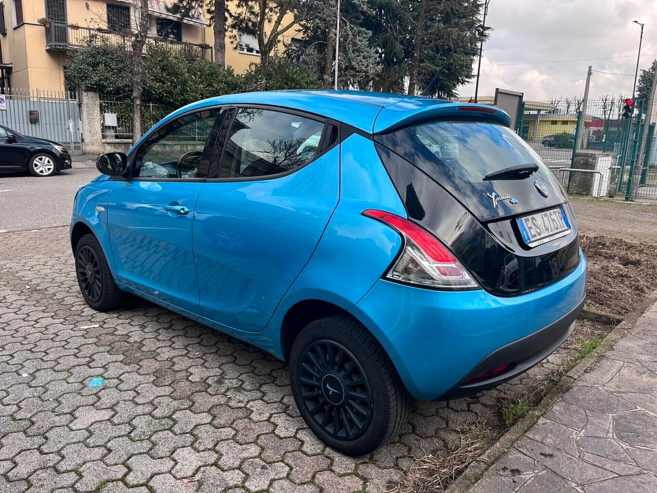 Lancia Ypsilon 0.9 TwinAir 85 CV Elefan/Blu-2013