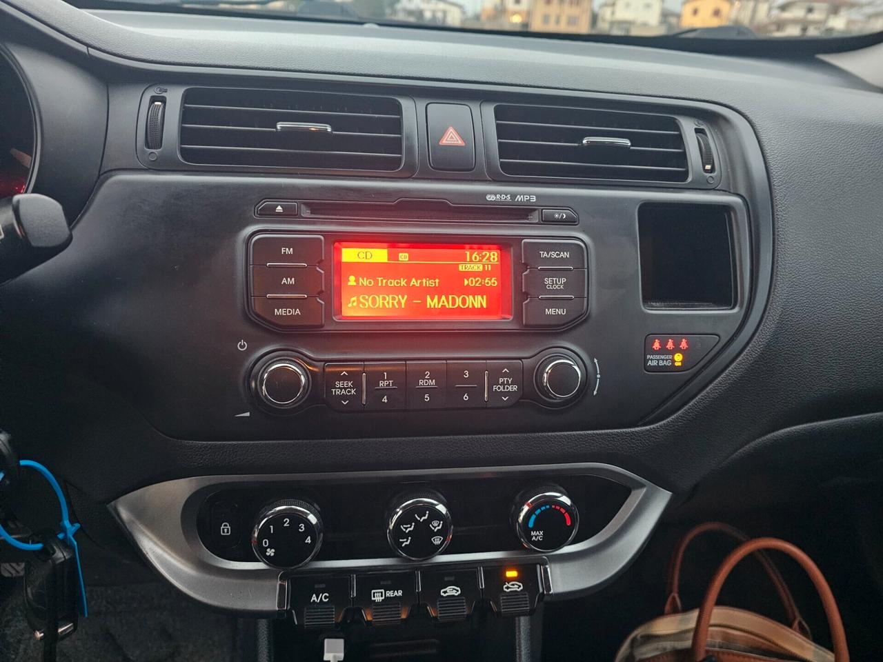 Kia Rio 1.2 BENZINA UNICO PROPRIETARIO ANNO 2013 OK PER NEOPATENTATI