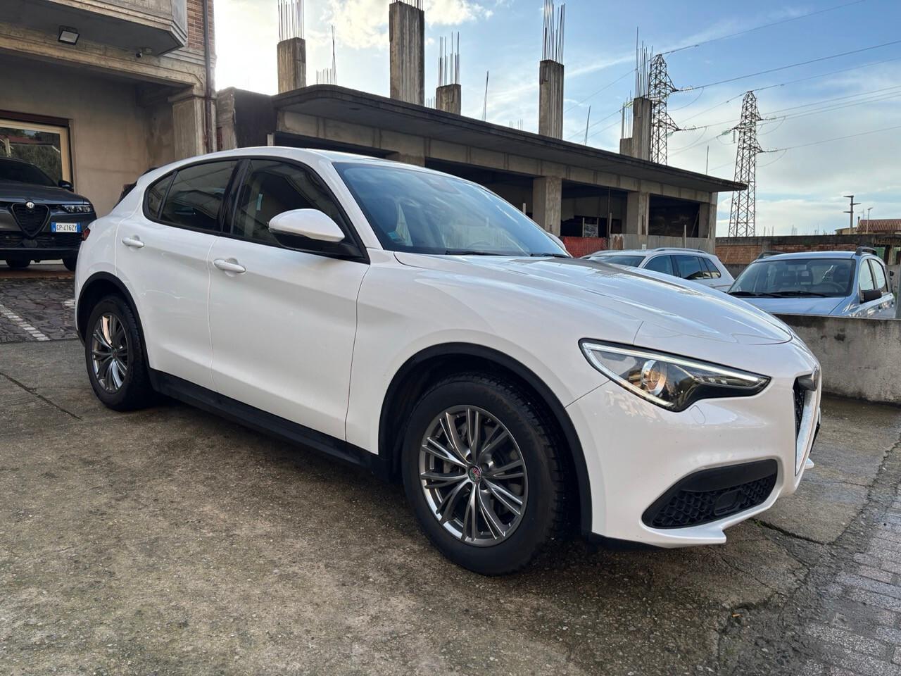 Alfa Romeo Stelvio 2.2 Turbodiesel 160 CV AT8 RWD