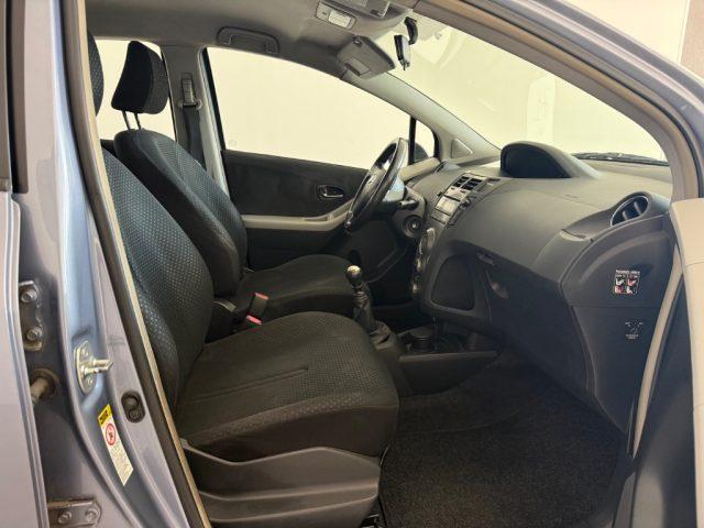 TOYOTA Yaris 1.0 5 porte