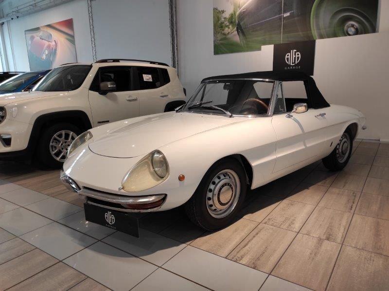 Alfa Romeo Spider Spider 1750 Veloce (tipo 105.57) "osso di seppia"