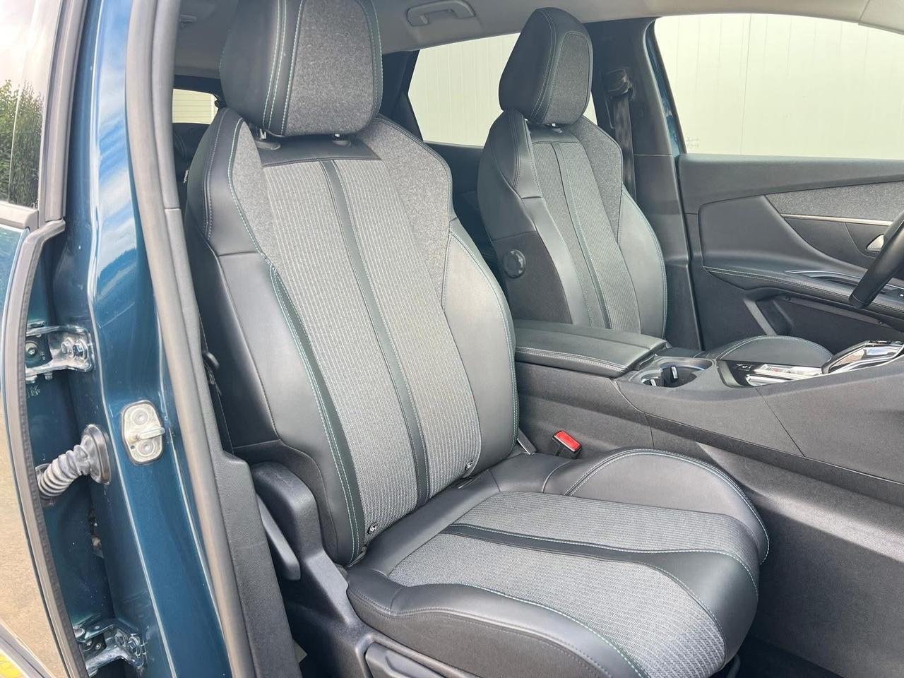 Peugeot 5008 HDi 7 posti 130 EAT8 Allure Pack