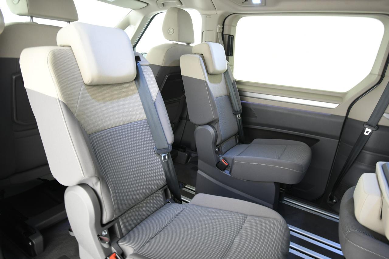 VOLKSWAGEN Multivan 2.0 tdi Space 150cv dsg 7 POSTI+ACC+GANCIO TRAINO+CAMERA- IVA COMPRESA