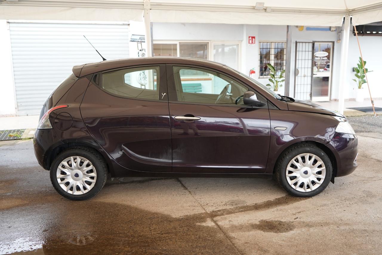 Lancia Ypsilon 1.2 69 CV 5 porte Platinum