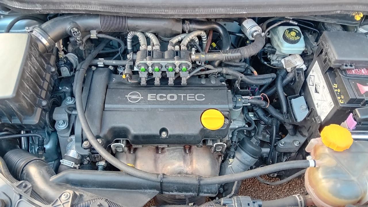 Opel Corsa 1.2 80CV 5 porte GPL-TECH Club