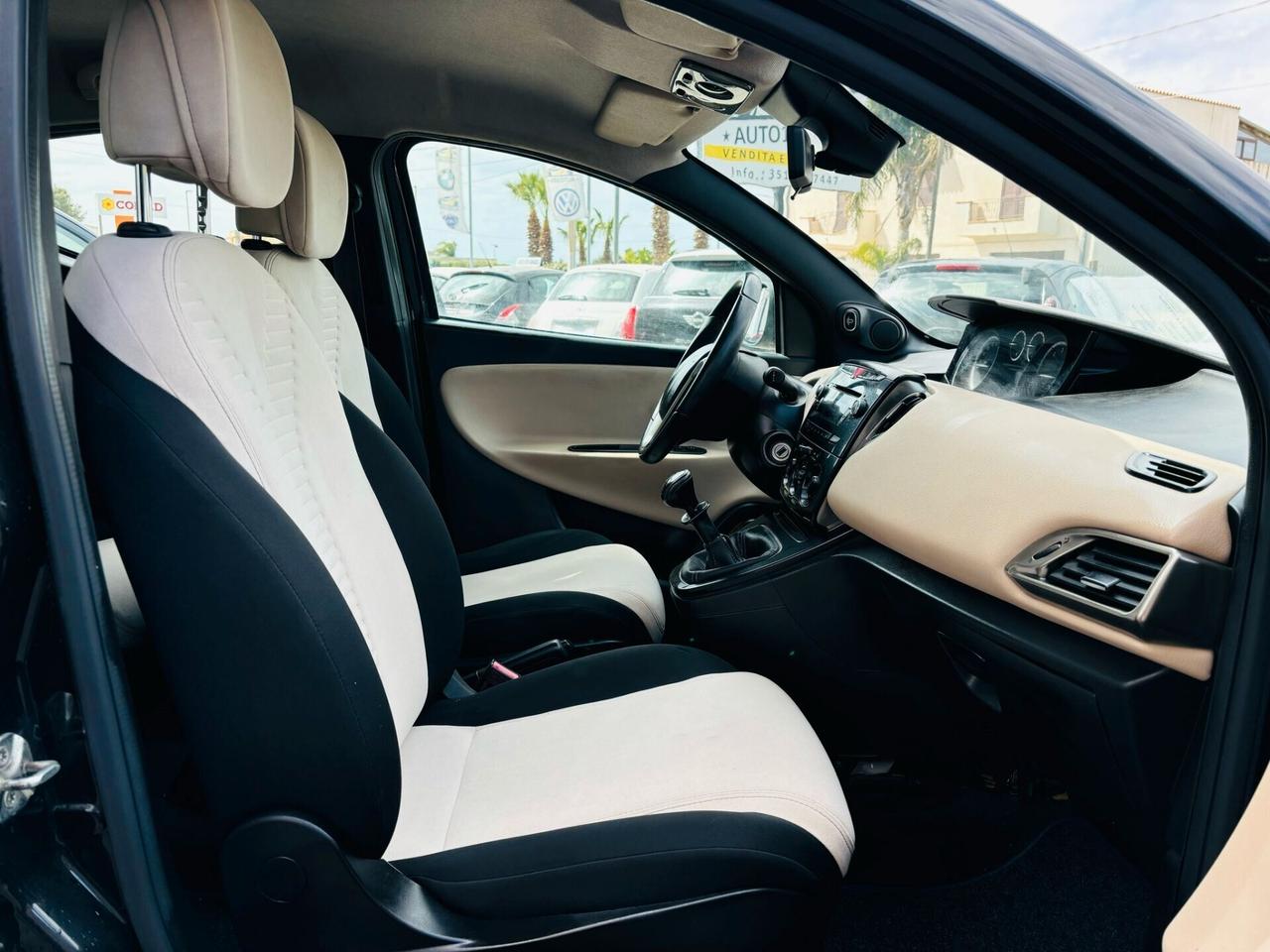 Lancia Ypsilon 1.2 69 CV 5 porte S&S Gold