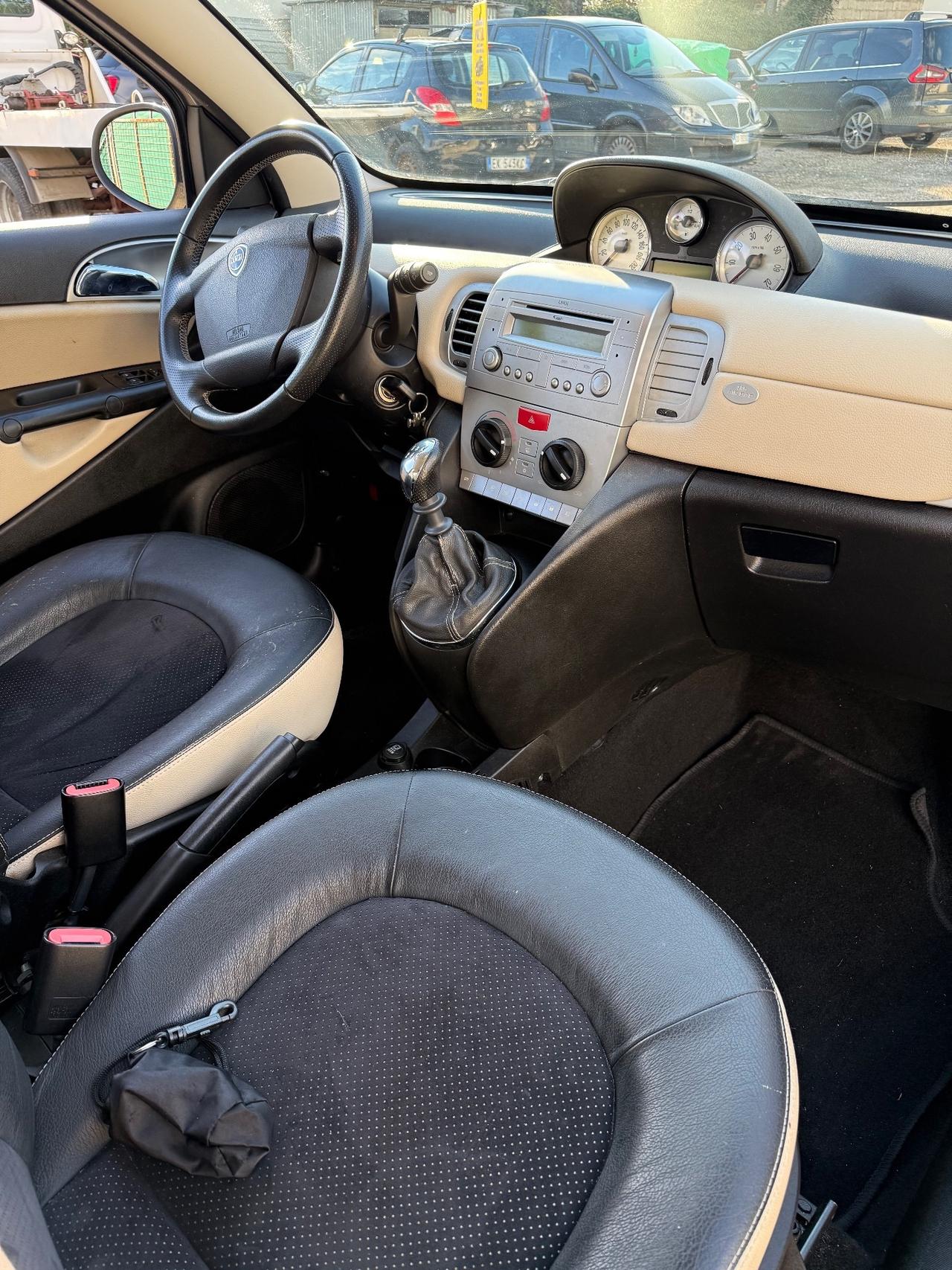 Lancia Ypsilon 1.4 Argento Ecochic GPL