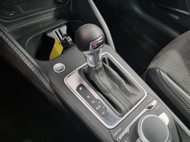AUDI Q2 35 TDI quattro S tronic S line Edition