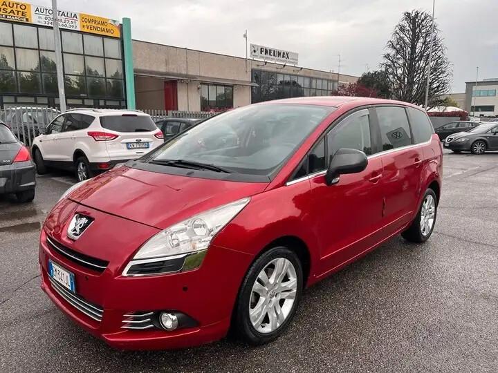 Peugeot 5008 1.6 HDi 112CV cambio robotizzato Féline