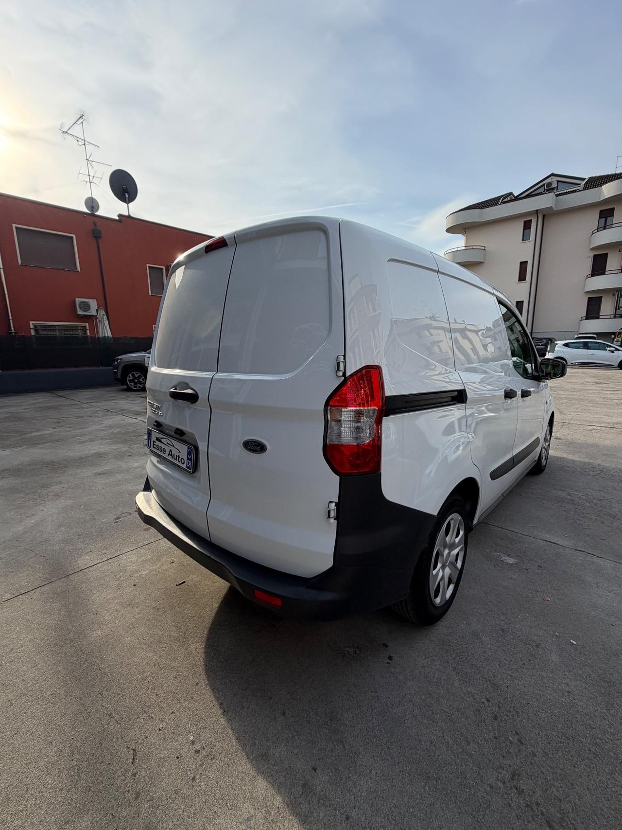 Ford Tourneo Courier 1.5 TDCI 100 CV S&S Plus