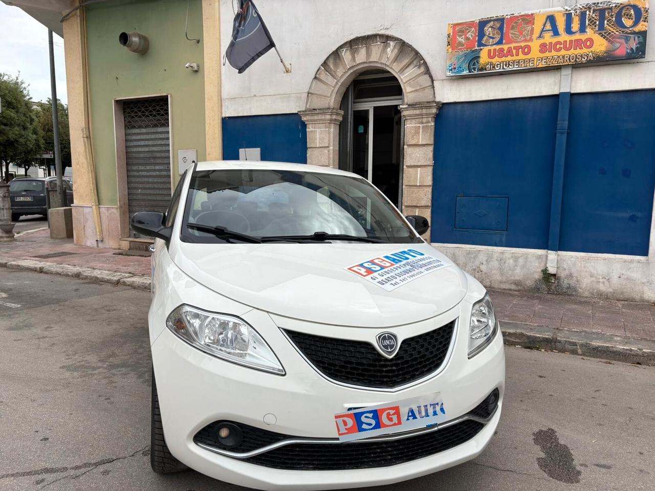 LANCIA YPSILON 1.2 BENZ-GPL CASA MADRE DICEM 2016 103000 KM PERFETTA