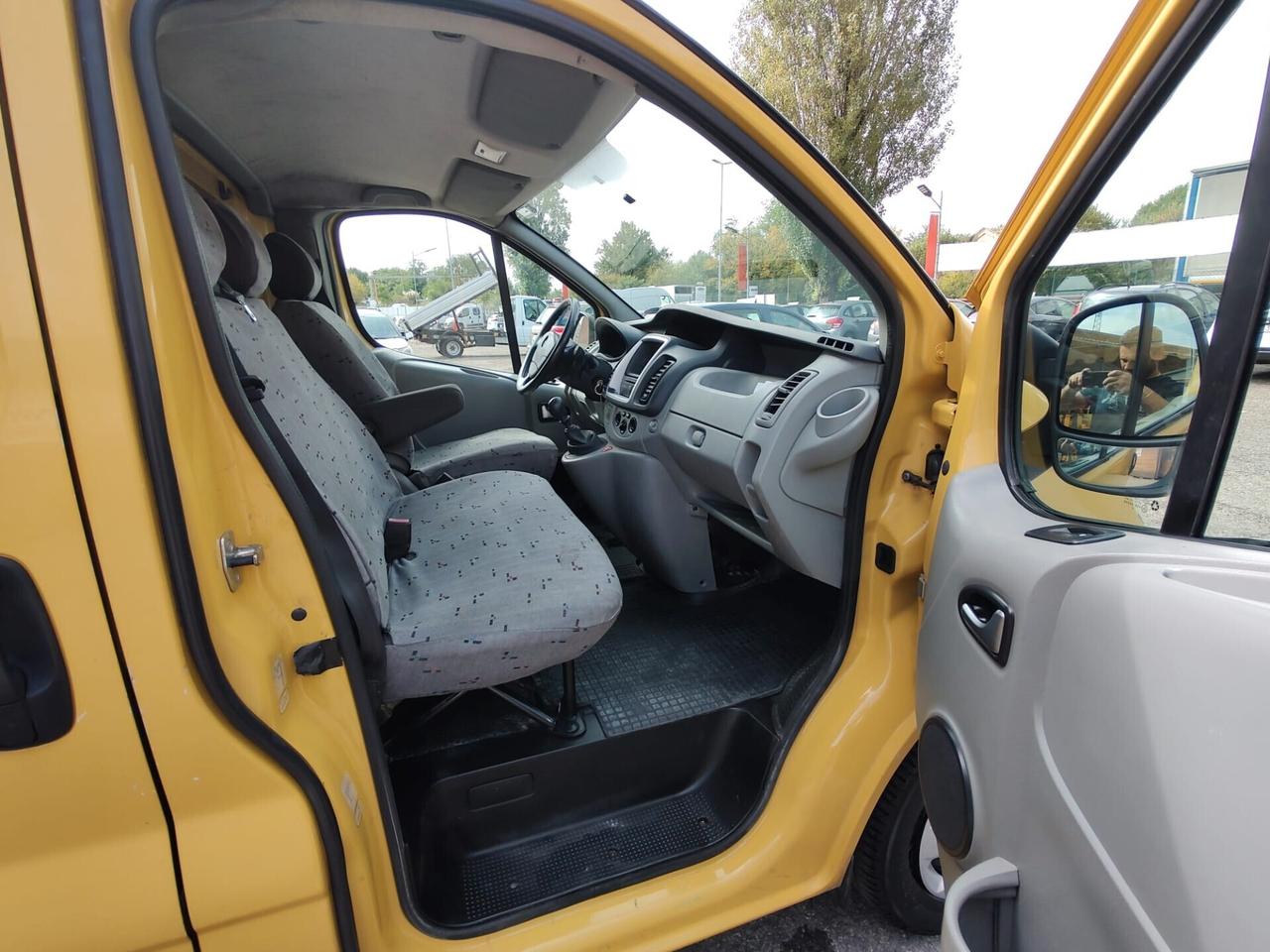 Opel Vivaro 29 2.5 CDTI PC-TA Furgone Fap OK NEOPATENTATI