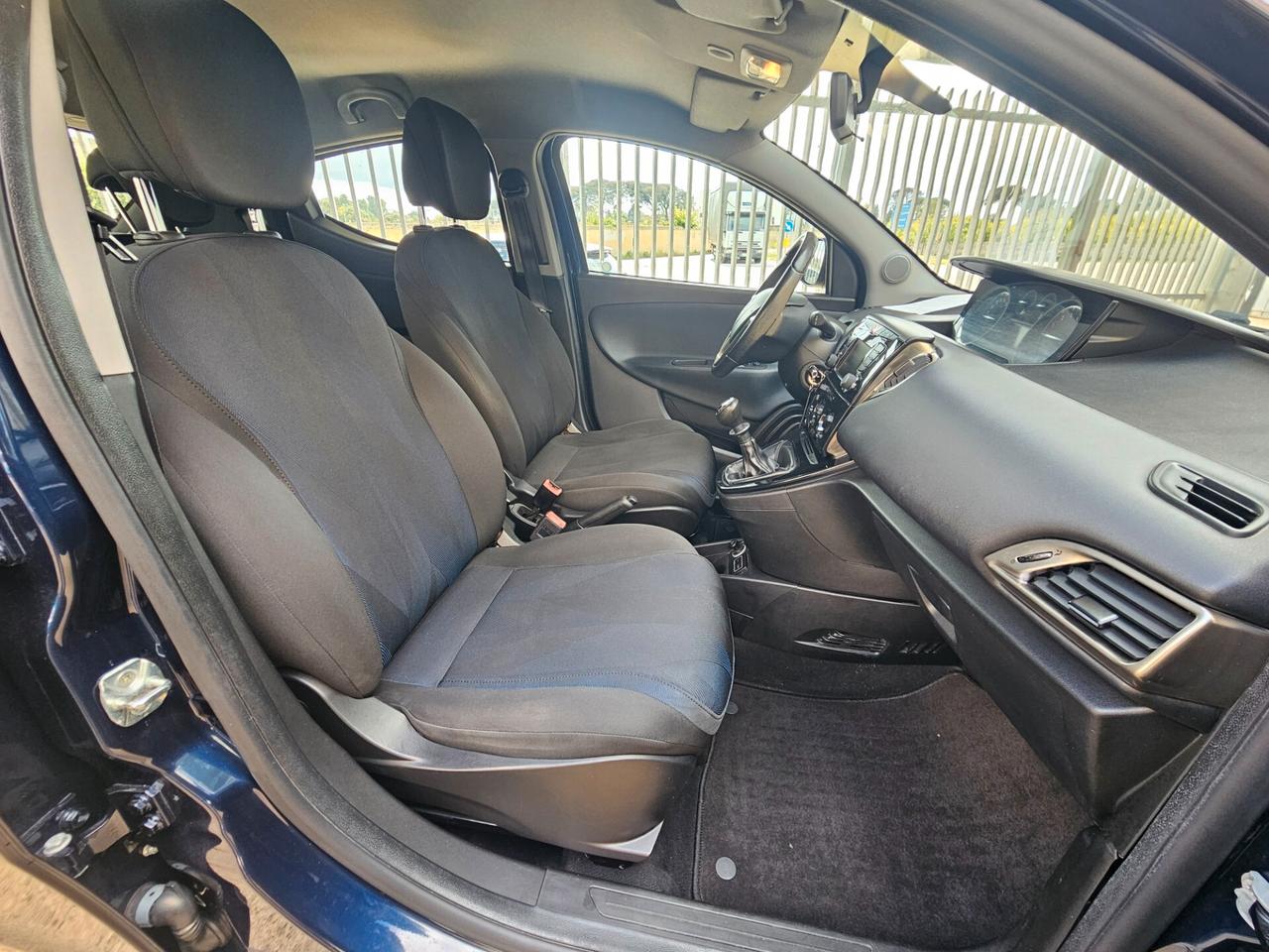 Lancia Ypsilon 1.2 69 CV 5 porte GPL Ecochic Elefantino Blu