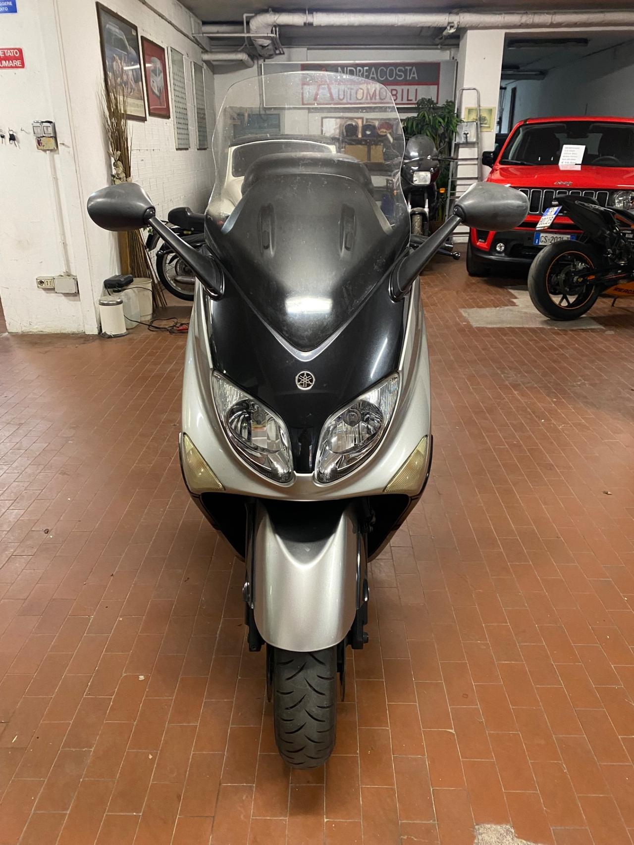 Yamaha T Max cc 500 anno 2004 km 27000 Perfetto!