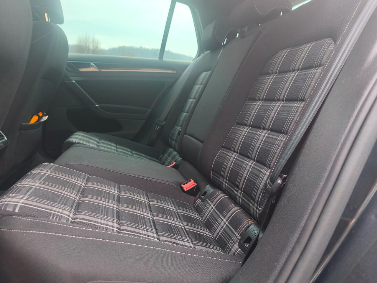 Volkswagen Golf GTD 2.0 TDI DSG 5p. BlueMotion Technology